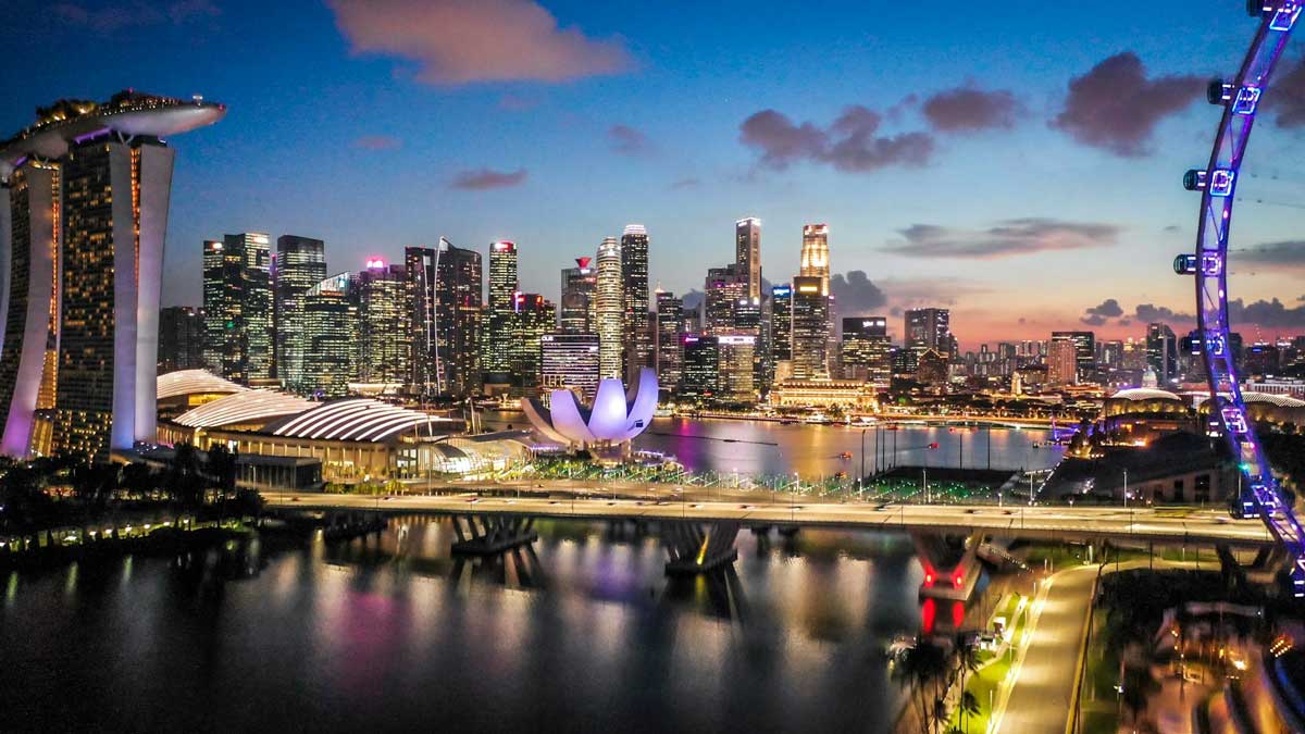 Singapore Marina Bay Sands and skyline